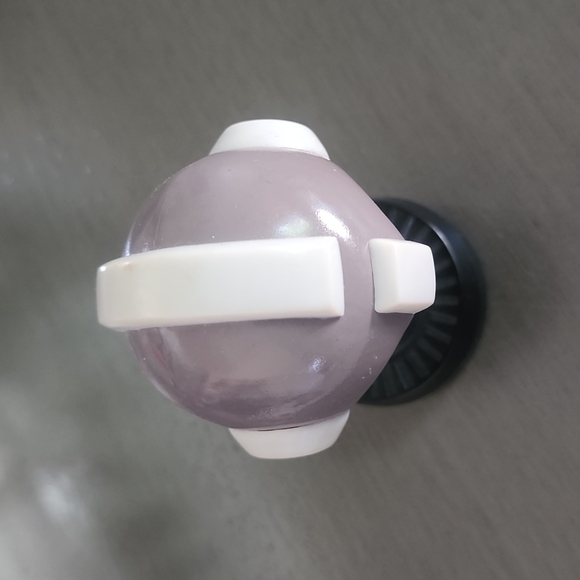 Megaman helmet with stand - Picture 4 of 6